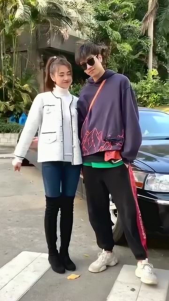 帅哥你抱的太紧了我差点都被美女骗了