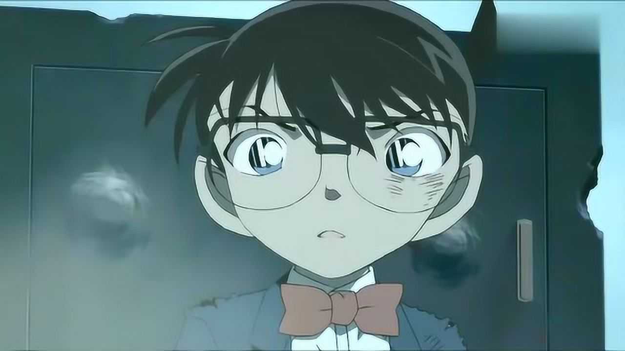 阿帕奇武装直升机扫射东京塔都没人管?柯南最危急的时刻