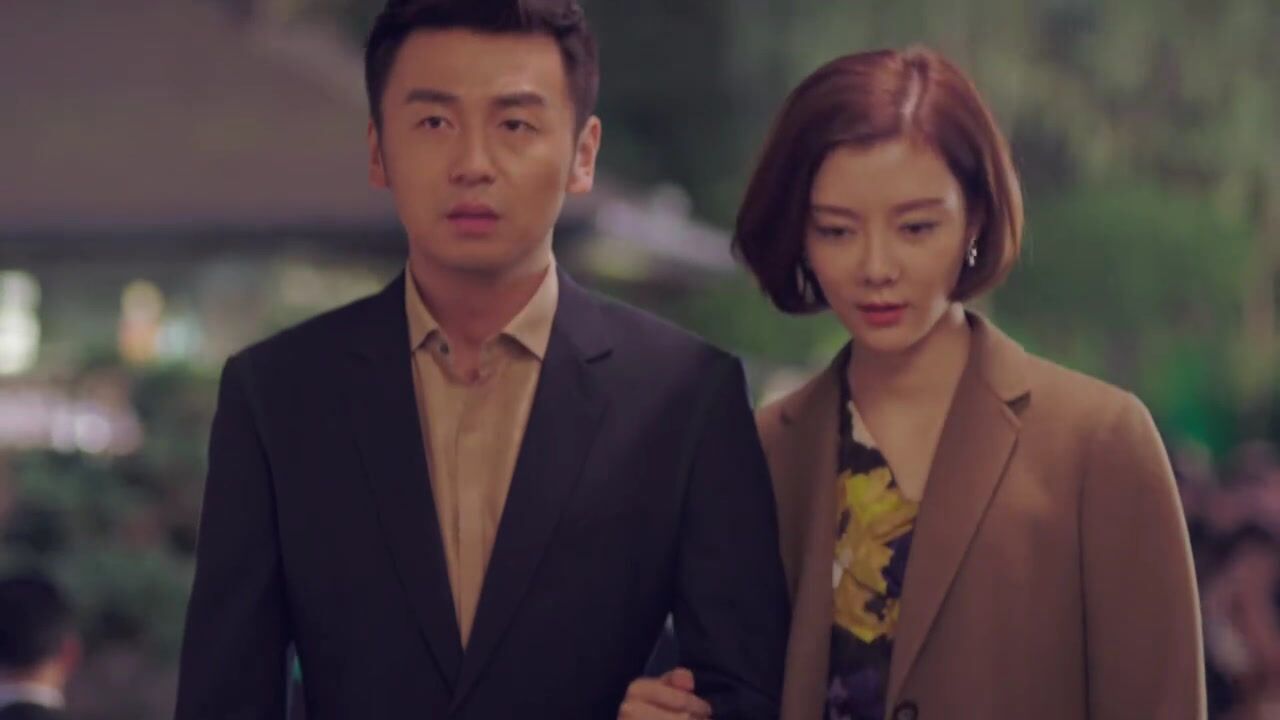 我爱男保姆雷佳音陪富婆参加宴会刚进门便成为全场焦点