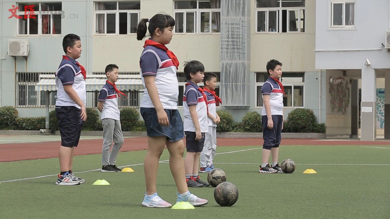 "学生们的肚子都变胖了",看看这所小学返校后的体育课