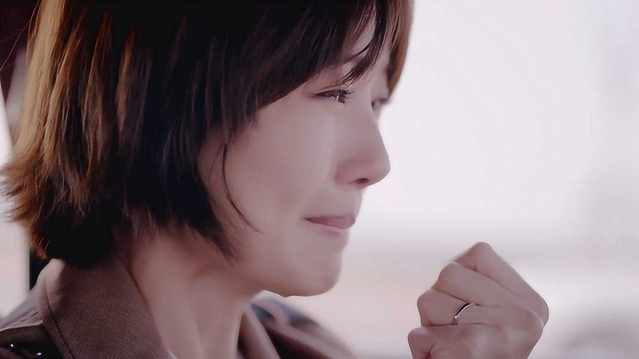 一首心里难过唱情歌小姐姐究竟经历了什么唱得如此伤心