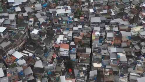 巴西贫民区的真实情况：一天死去1千人 没人帮我们