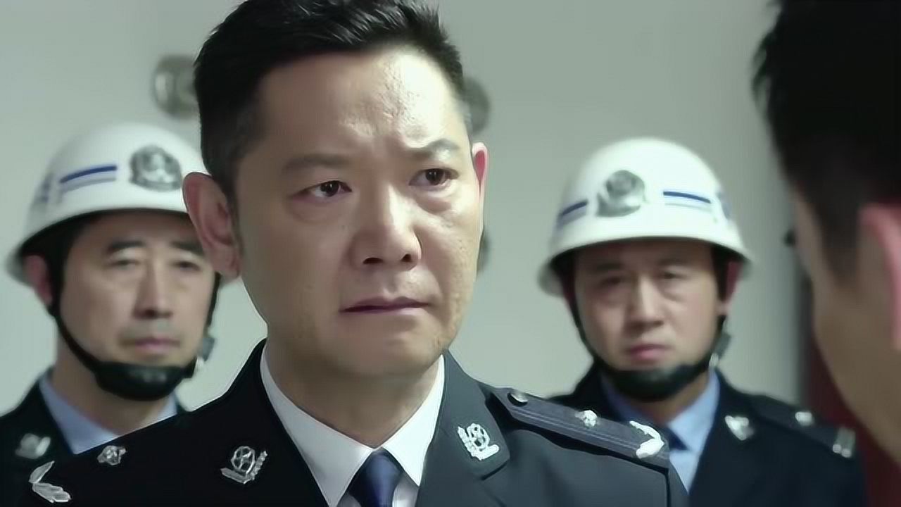 警察锅哥简凡动手打人恐不能再当警察食堂大叔一句话感人