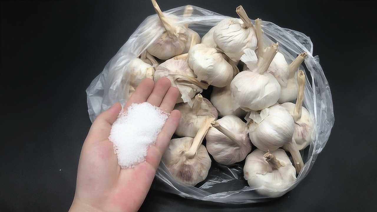 原来保存大蒜这么简单放多久都不发芽不空心方法太棒了
