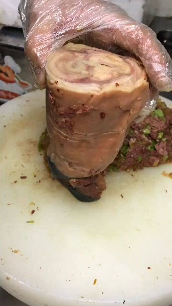 今天切半个驴碗口,一个人的份量,吃起来刚刚好