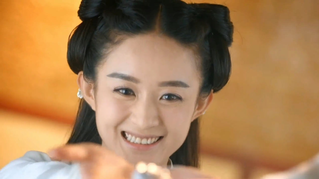 霓漫天赢了比赛,白子画却收花千骨为徒,这让她对花千骨恨之入骨