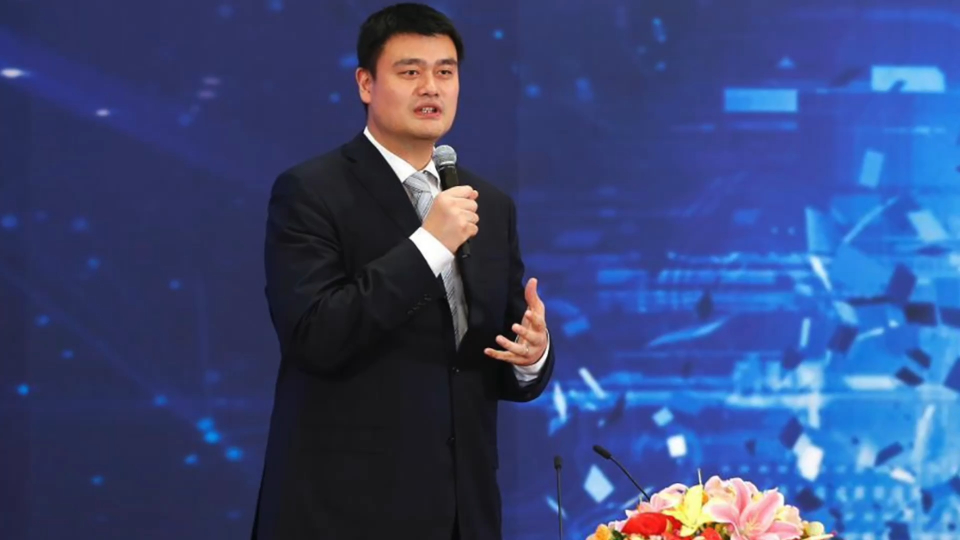 姚明专访:别将问题都集中在外援上 男篮低谷某种程度因八一衰落