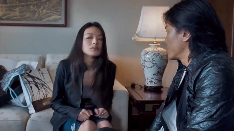 舒淇怀疑郑伊健外面有女人,郑伊健解释没用,干脆说去嫖了