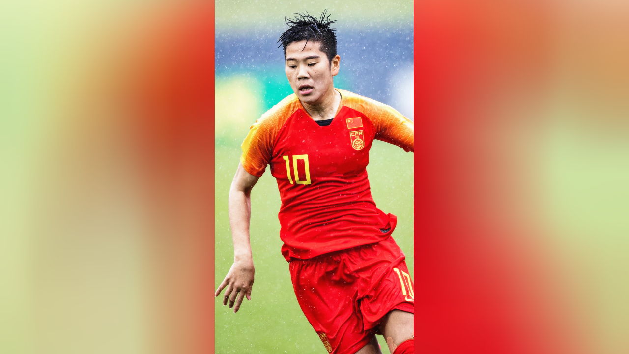 女足锋霸李影爆射世界波,致敬偶像c罗飞翔庆祝