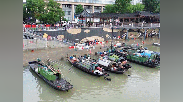 富阳恩波广场鸡图片