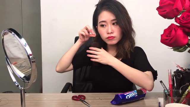 办公室小野用食物化妆,男同事秒变二次元萌妹