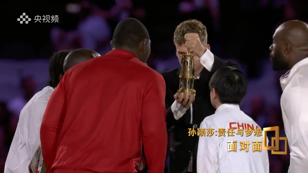 《面对面》专访孙颖莎:巴黎奥运会闭幕式上,作为亚洲运动员代表登场