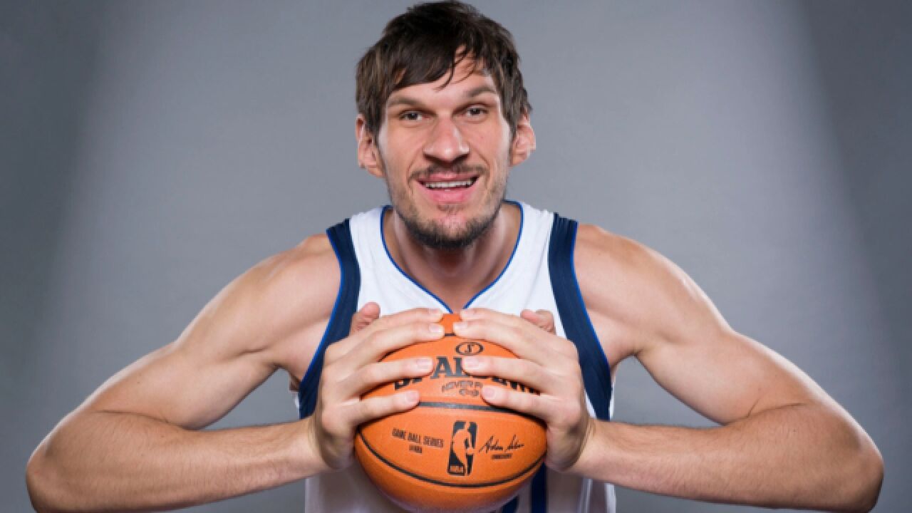 生错时代的巨人!手掌比奥尼尔还大的博班为何至今无人签约?