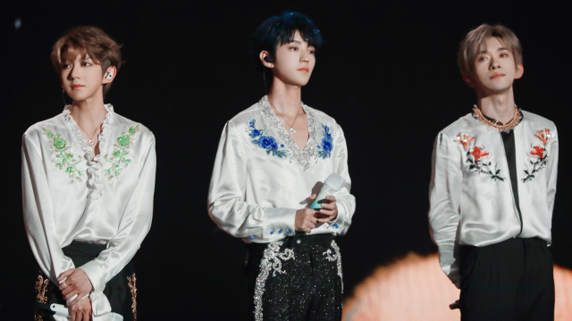 tfboys演唱会台本曝光,流程和发言写得清清楚楚,三人毫无感情念台词