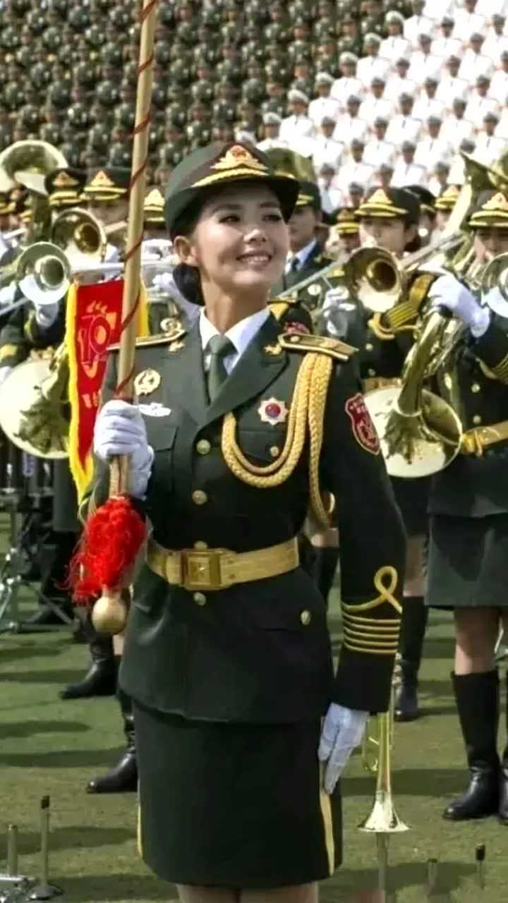 阅兵美女高远图片