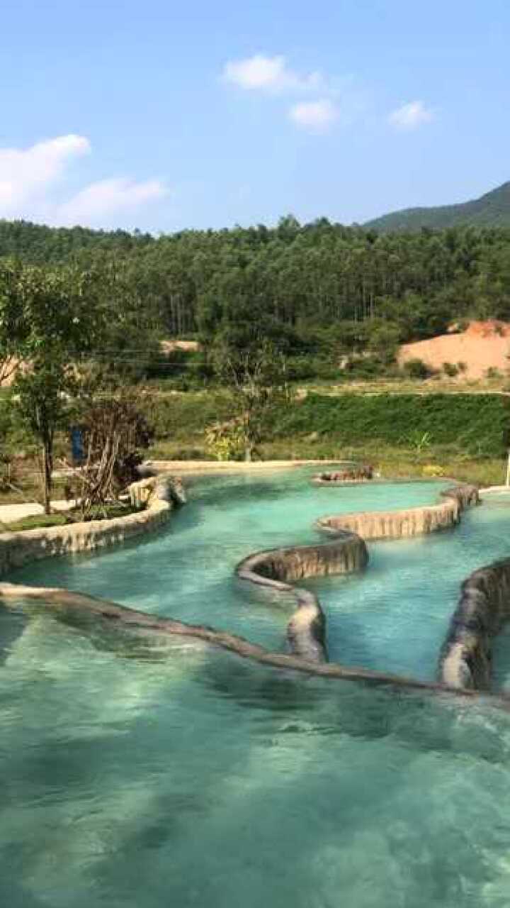 广西唯一温泉,叠瀑,里面有惊喜,不看会后悔呀!