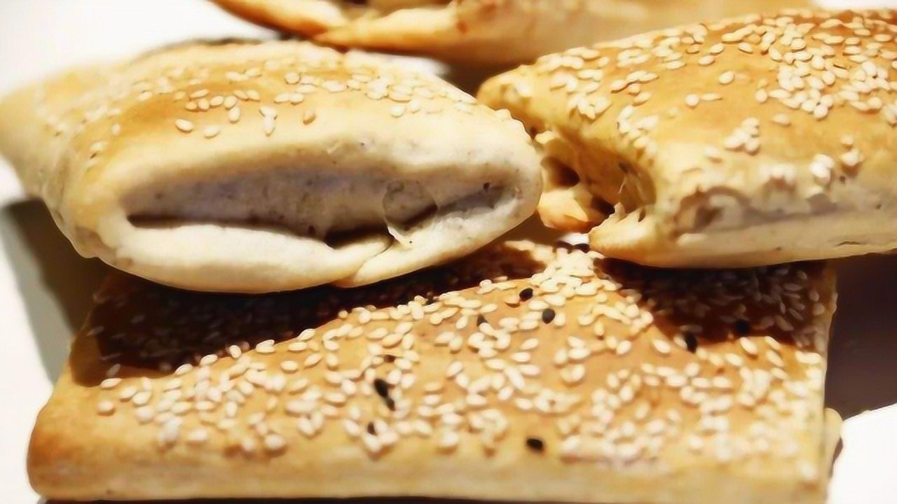 "缸炉烧饼"最简单做法,一折一擀咸香酥脆,学会能出去摆摊了!