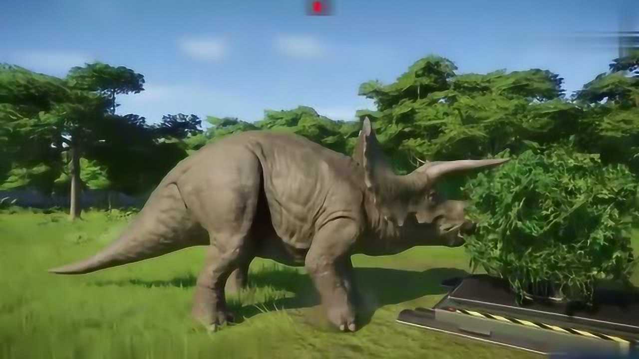 侏罗纪世界霸王龙被三角龙戳中了