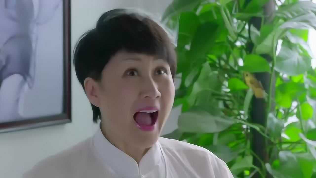 功夫婆媳梅大师正享受洗脚没想洗脚盆过电头发都炸起来了