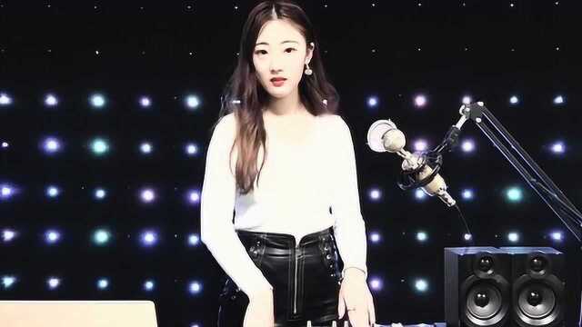 一首《黑街》DJ版,戴上耳机听着这旋律太爽了,无限循环中