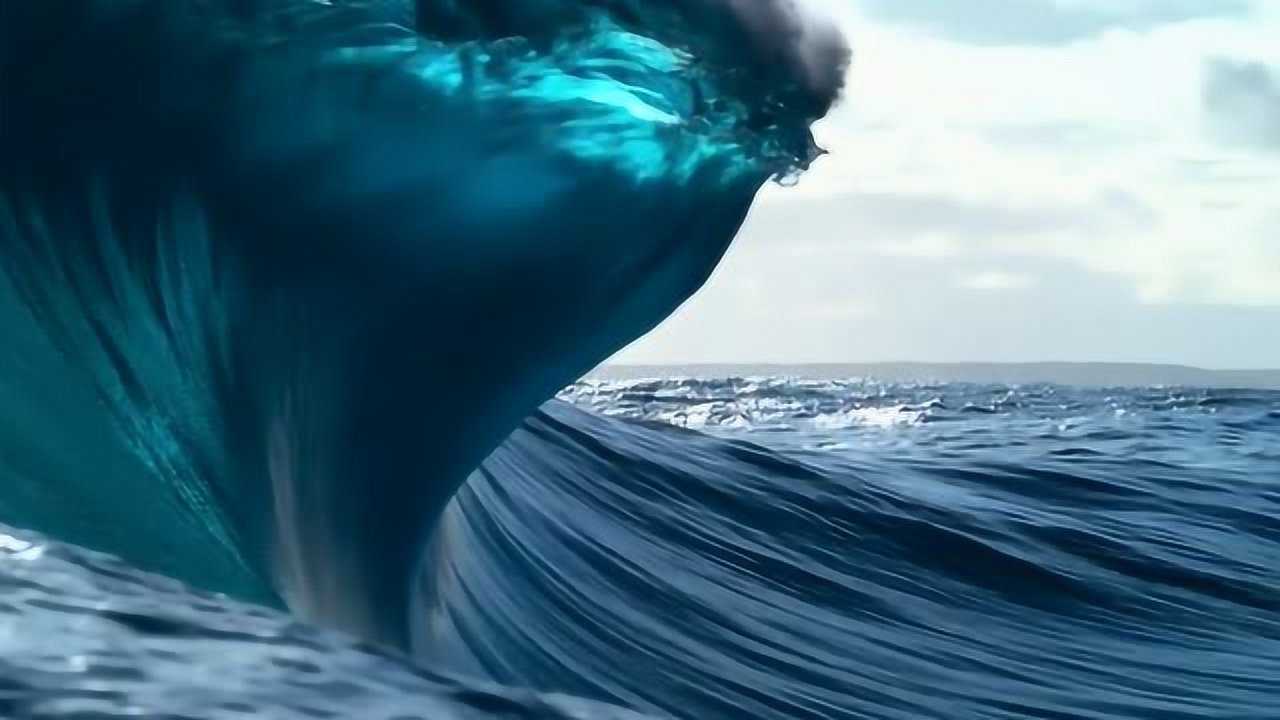 海浪翻涌气势磅礴，你有没有感觉很震撼，这才是真正的大海_腾讯视频