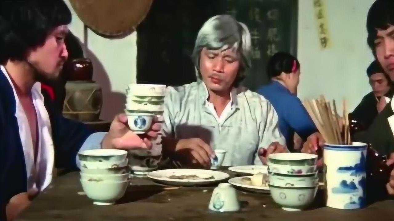 《快餐车》搞笑片段_香港电影吃饭三大经典,洪金宝吃牢饭,元彪吃白切鸡,成龙吃面条_电影_高清完整版视频在线观看_腾讯视频