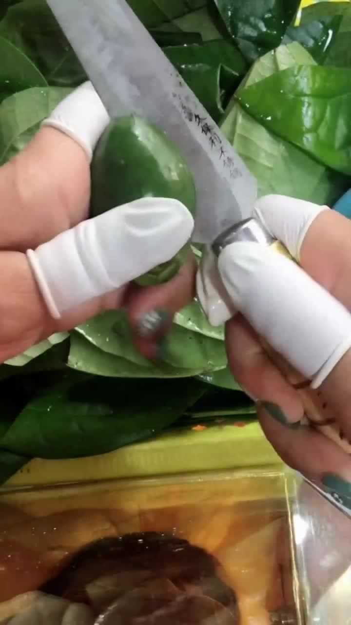 槟榔姐教你们怎么包蒌叶感觉没啥难度网友好简单