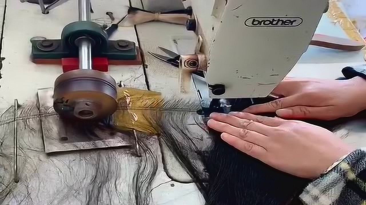 假发原来是这么做的,用回收的头发, 用机器织出来!
