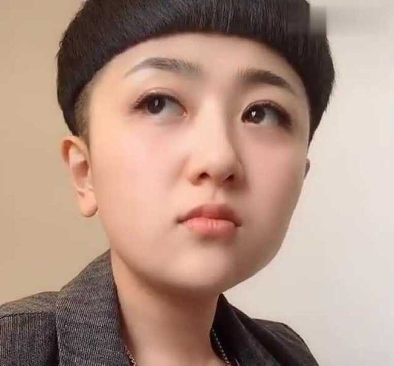 剪了个西瓜头,想看后脑勺的网友们,留下!