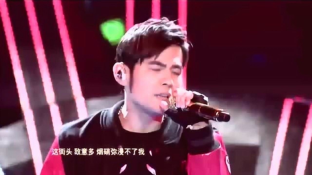 这首歌曲是周杰伦演唱会暖场的必佳曲目