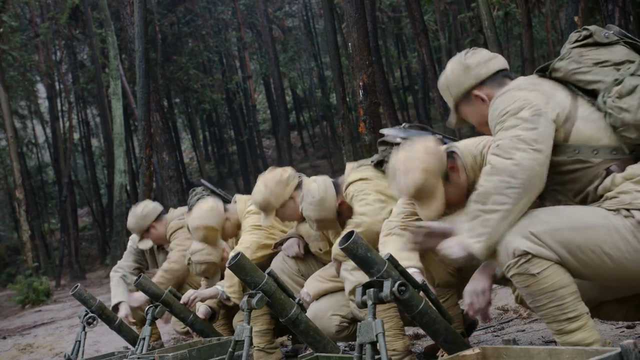 老虎队解放军攻打曹八集迫击炮弹轮番轰炸敌军纷纷逃窜