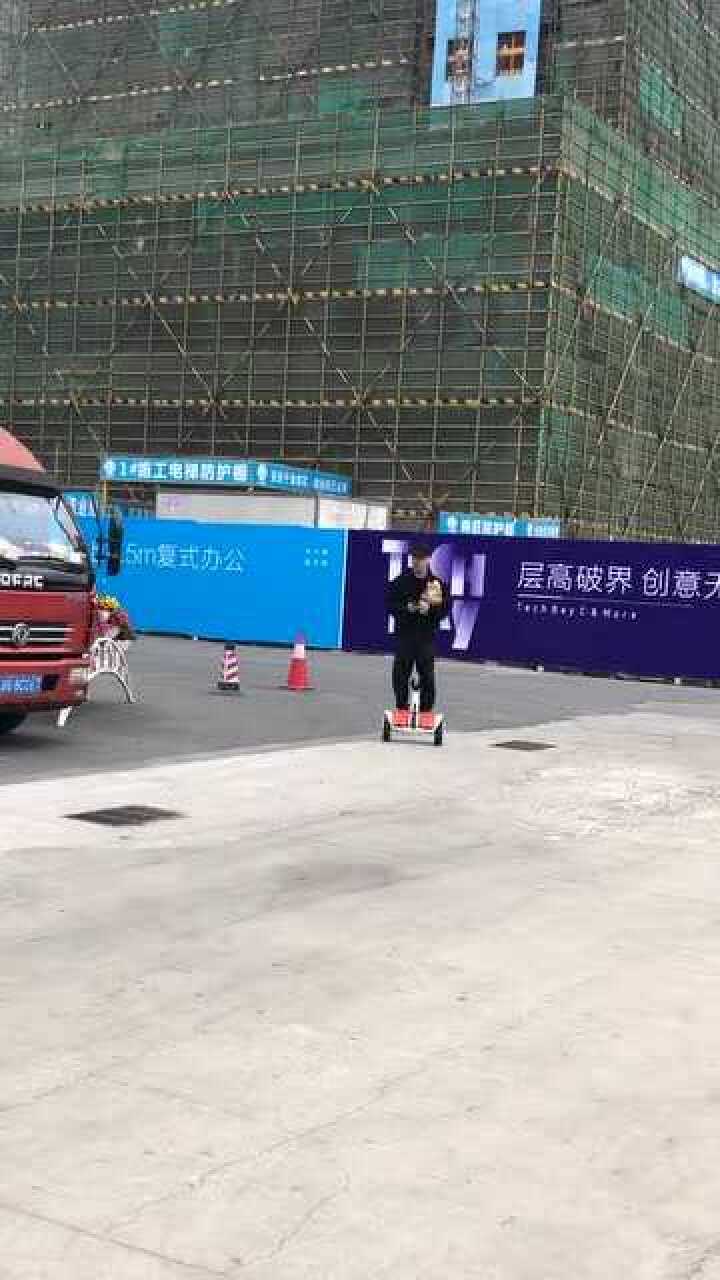 胡一天助理可爱的飞飞好害羞