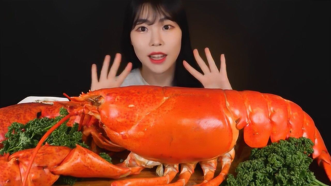 大胃王美食吃播韩国妹子吃12斤的波士顿大龙虾