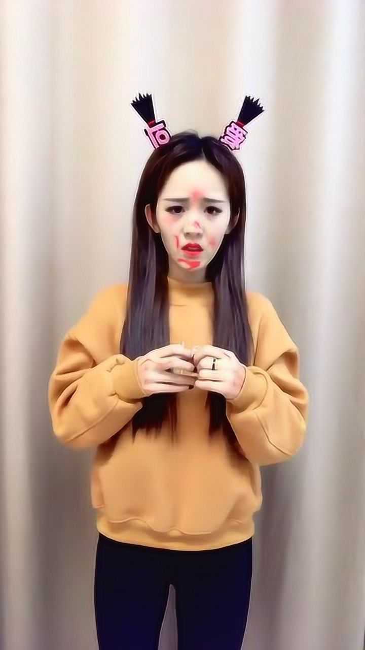 姑娘满脸的口红眼前的这一幕姑娘的表演真是太可爱了