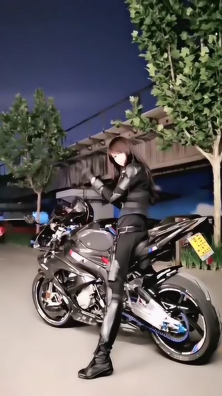 骑士姑娘又要去飙车了,事实证明,机车上的女孩子最美!