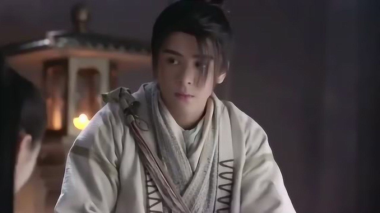 新版倚天屠龙记陈钰琪张无忌给赵敏足底按摩陈钰琪脚上有颗痣