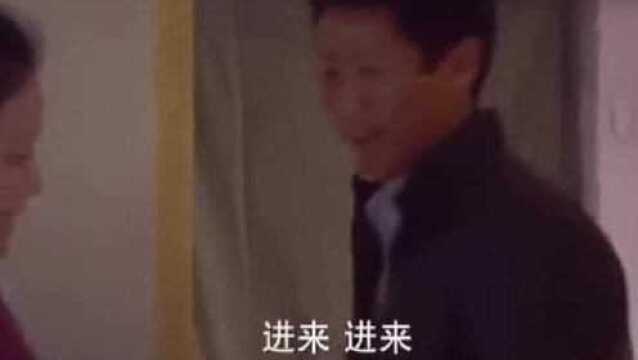 相爱十年韩灵生病,宋老师跑来家里献殷勤,韩灵妈妈是越看越高兴