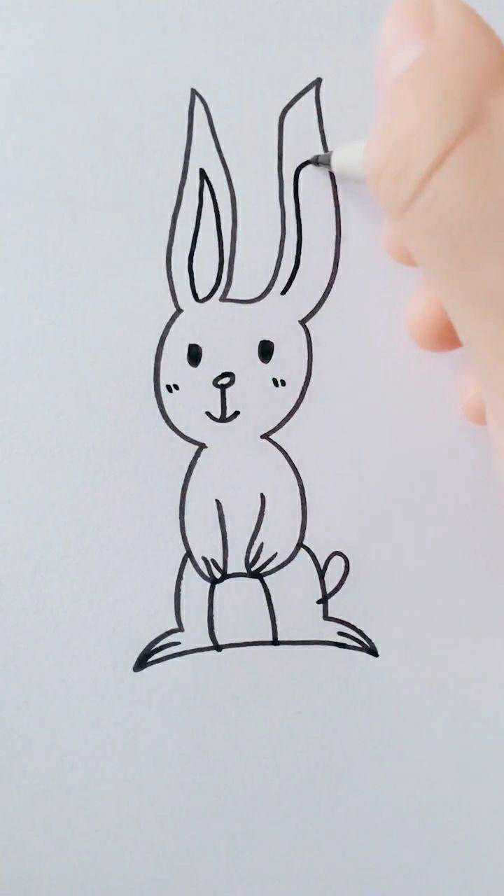 今天教大家画个小白兔耳朵画的有点长