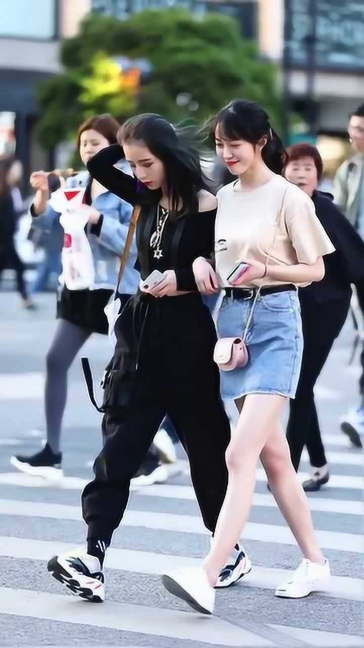 是可爱的水冰月呀湖南闺蜜团的另外两位妹子心阳光下走过真的美呆了