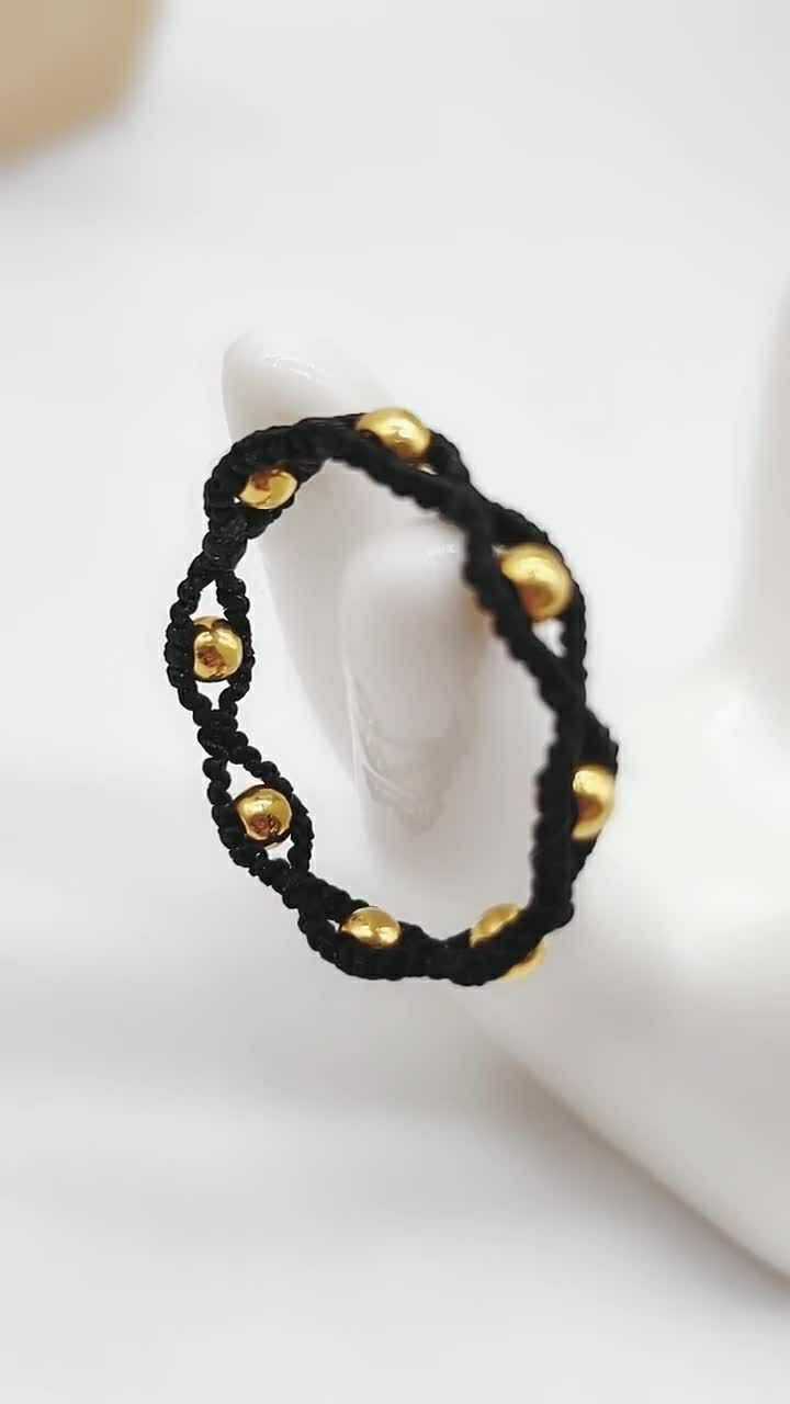 这个是刚编好的小金珠戒指我觉得特别好看