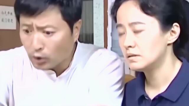 夫妻2人办离婚证,工作人员不认可离婚证明,没想到却遇到了熟人