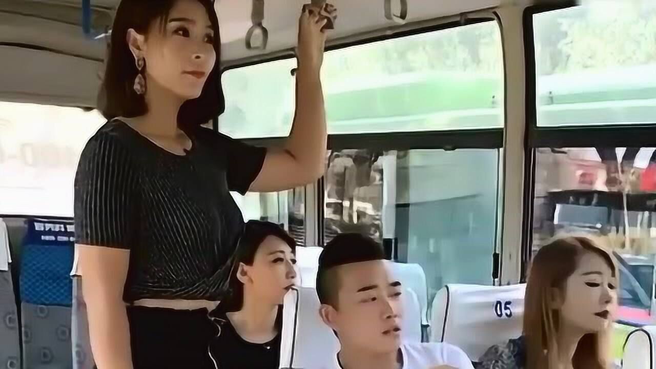 男子看美女笑视频网站_男生看美女会有什么好处吗