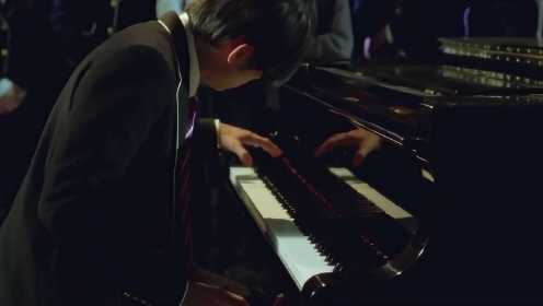 不能说的秘密-02：叶湘伦单手秀钢琴，大家看呆了