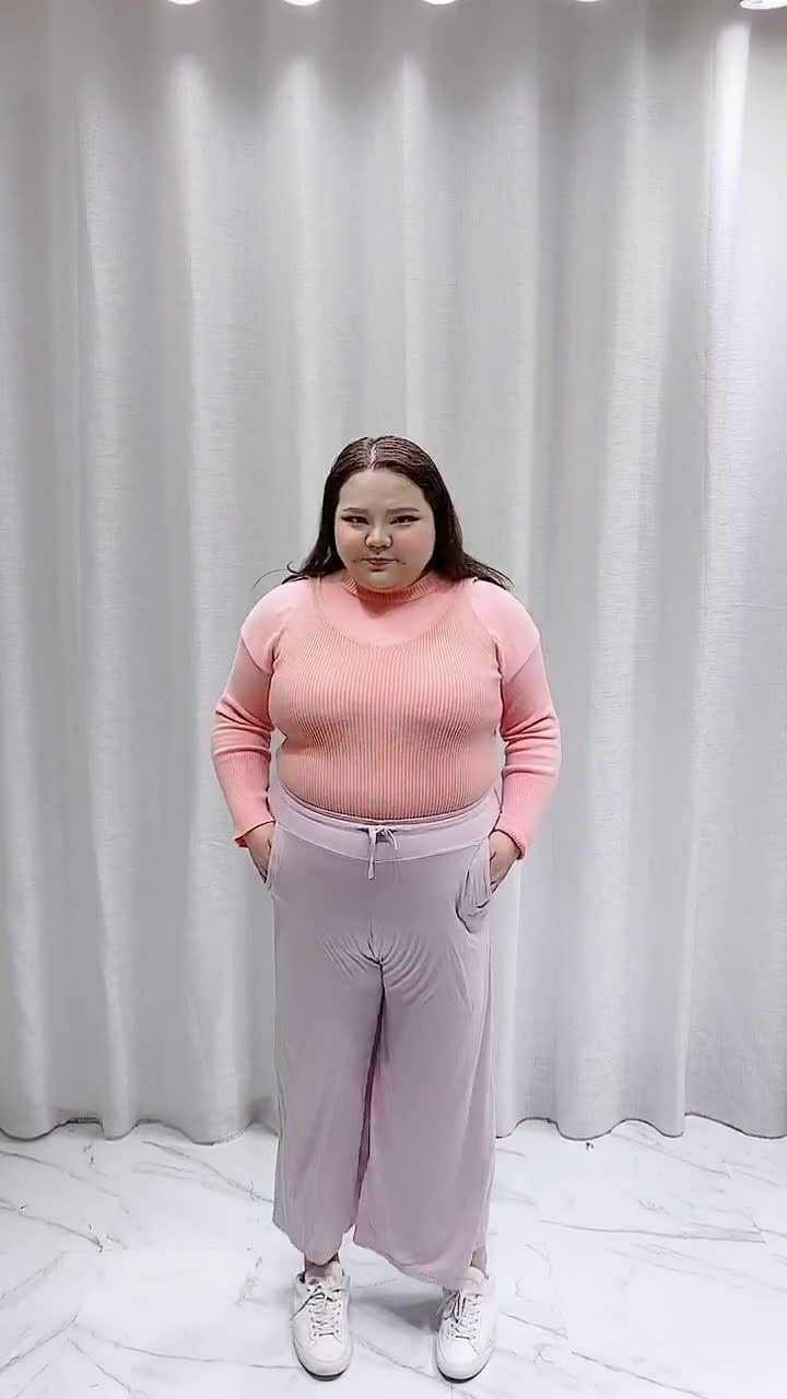 两百斤的女孩子也能穿的衣服这样穿帅气逼人啊