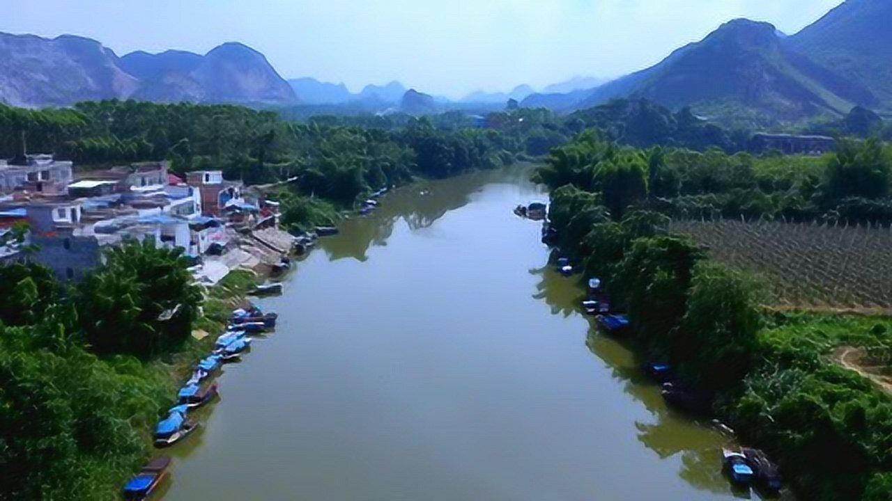 广西宾阳县邹圩古镇,雨后的清水河水