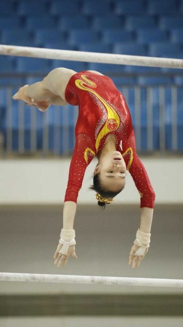 来看看72年慕尼黑奥运会高低杠比赛中被禁止的动作