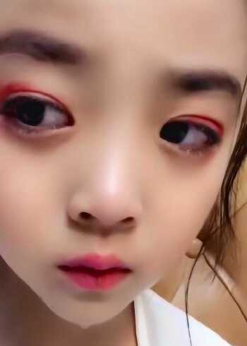 童模焱娃娃快哭成了泪人发生什么事了看着比失恋都难过