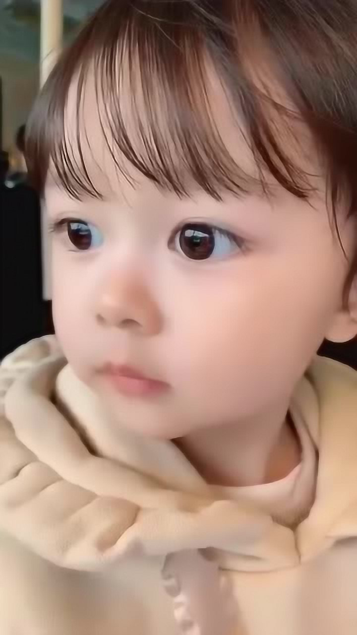 这水汪汪的大眼睛,长大了要迷死多少人