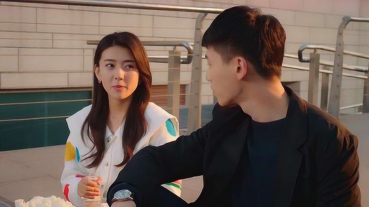 不说谎恋人许伊人扭伤了脚方知有给她冰敷真暖心