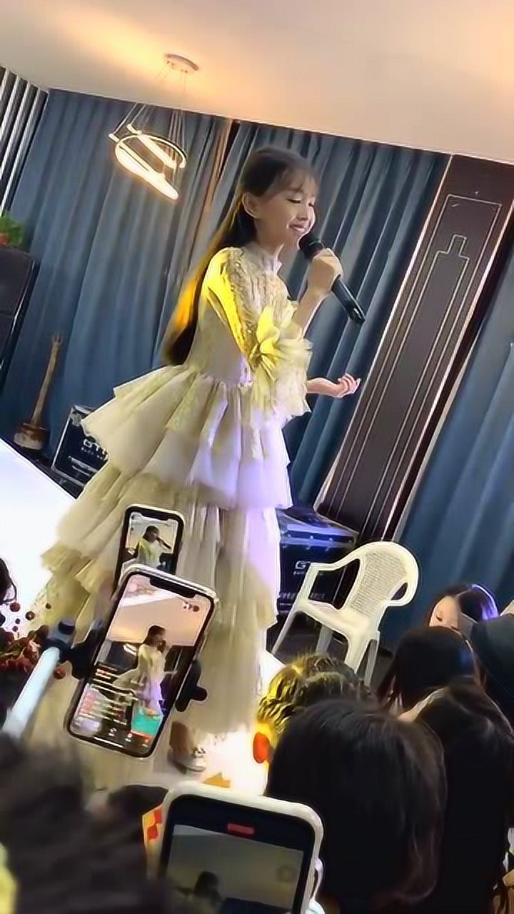 宋小睿为粉丝家长唱少年能站在台下都是荣幸我都紧张了